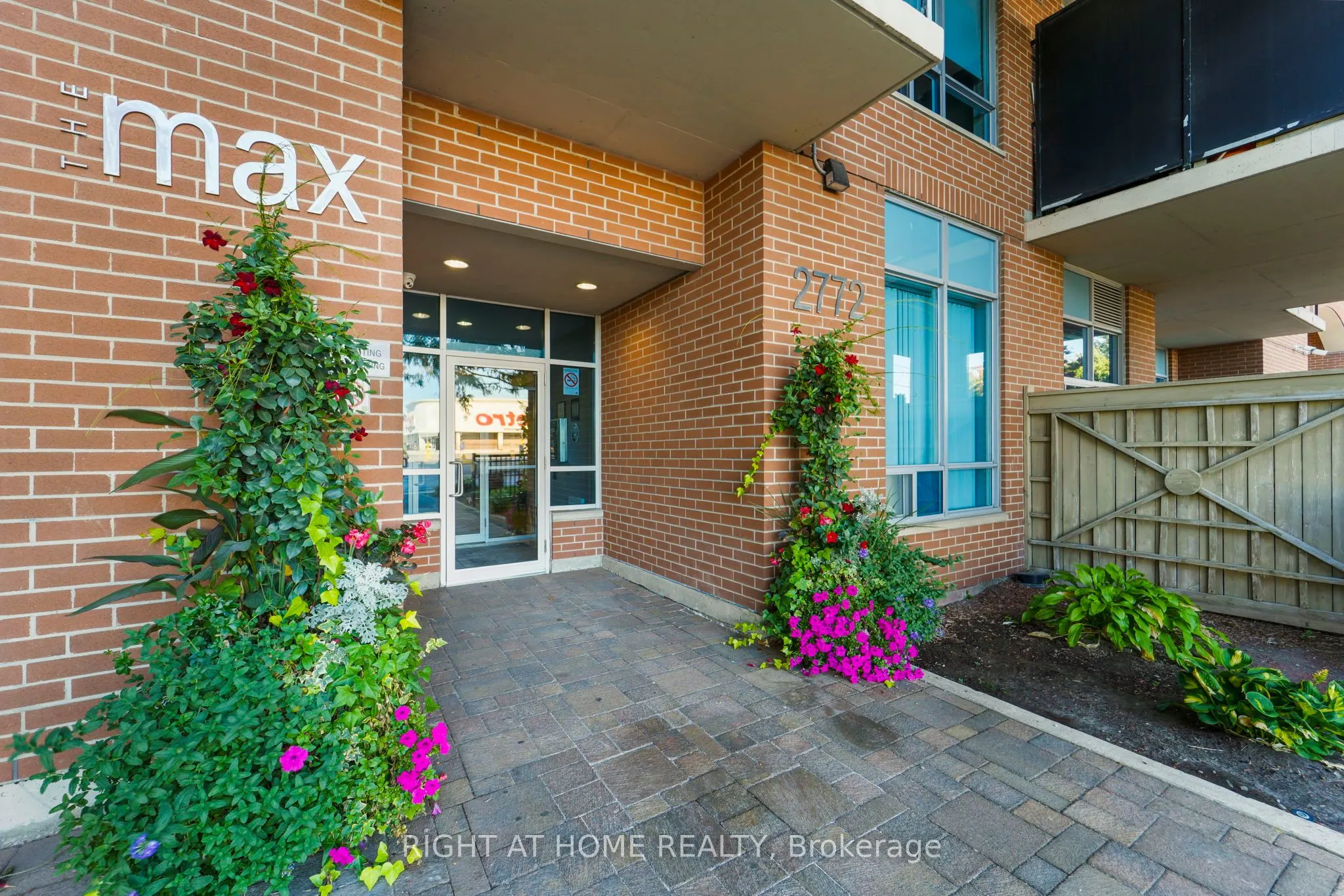 2772 Keele Street, #105