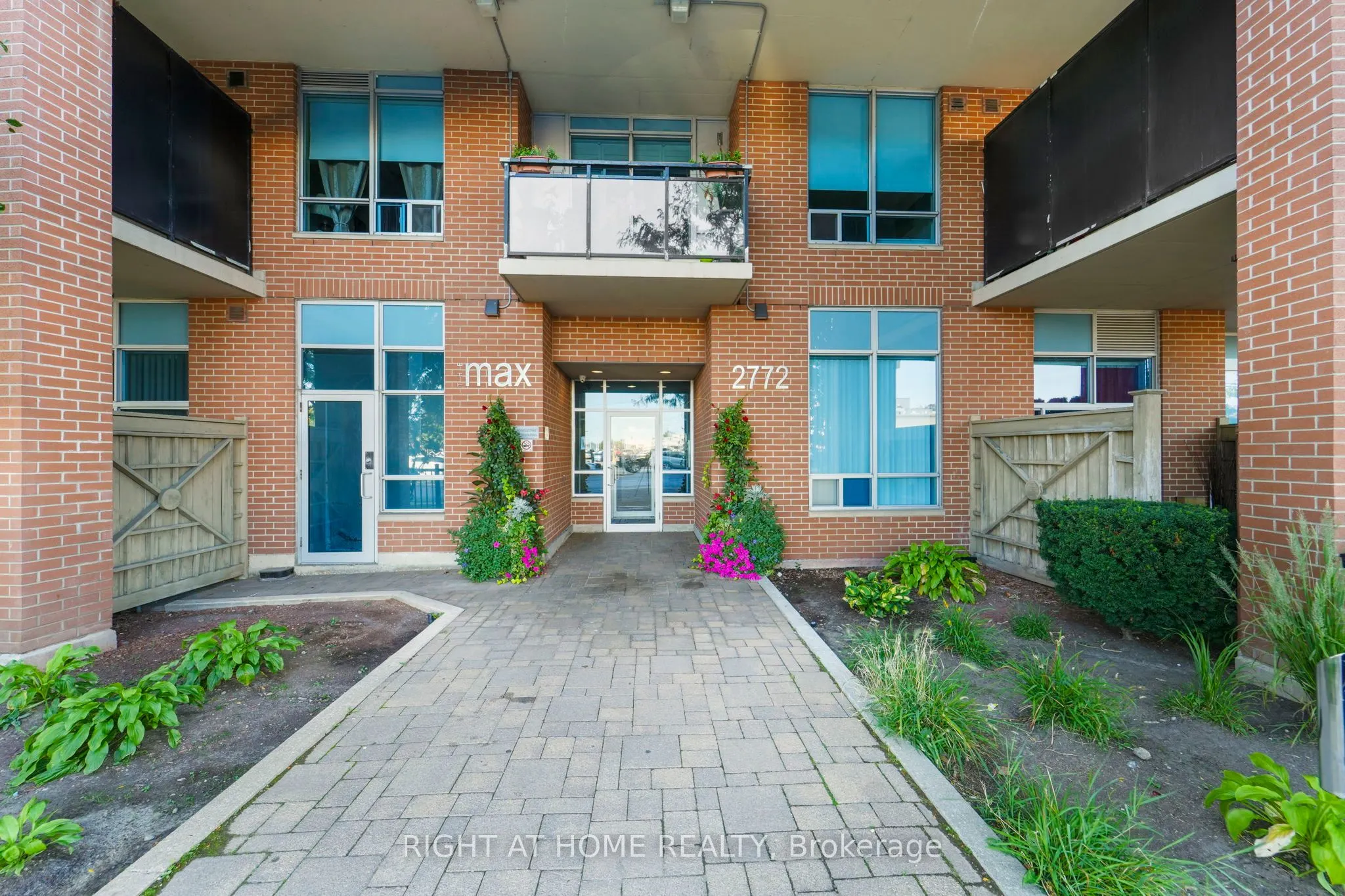 2772 Keele Street, #105