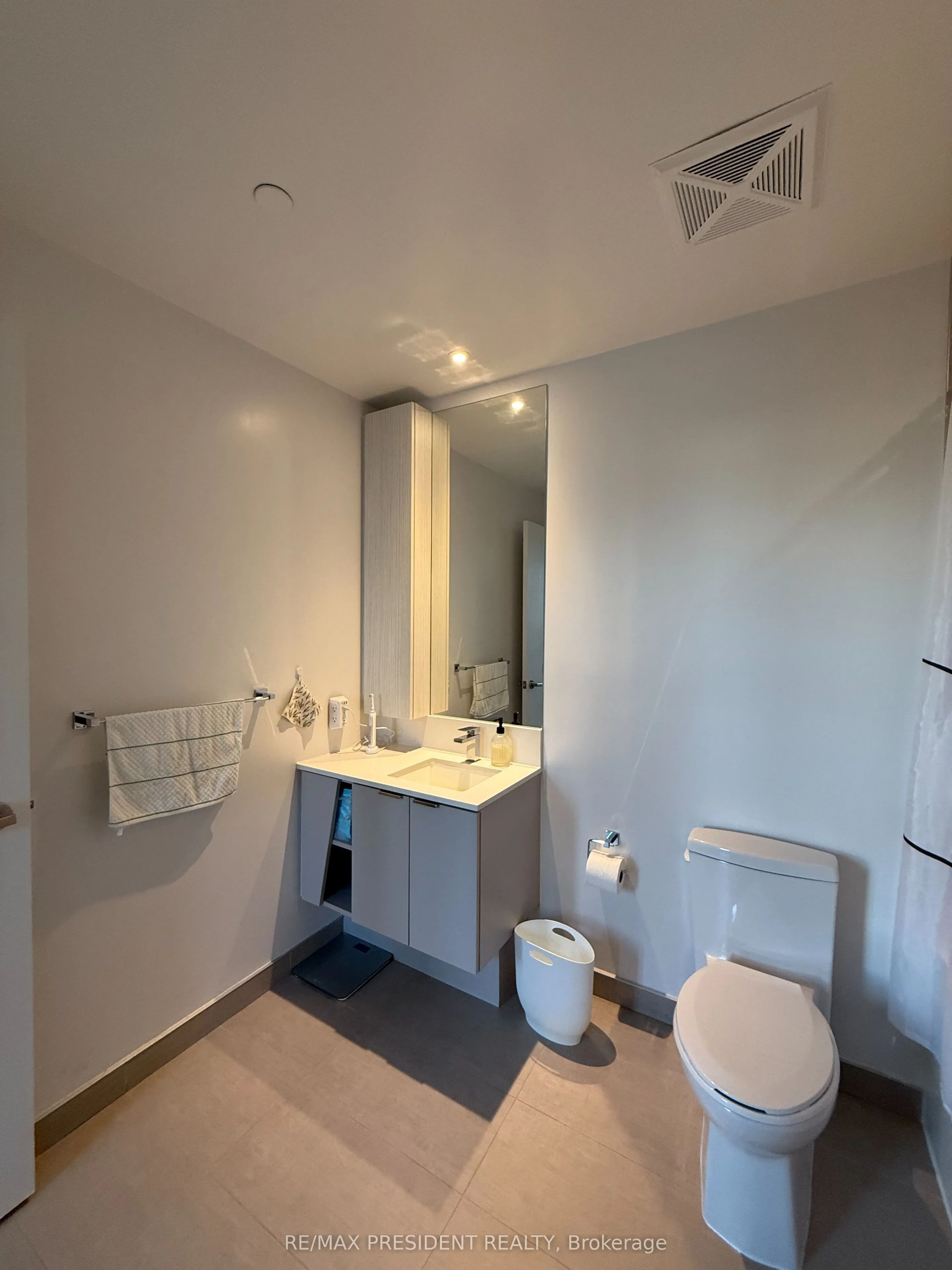 3883 Quartz Road, #402