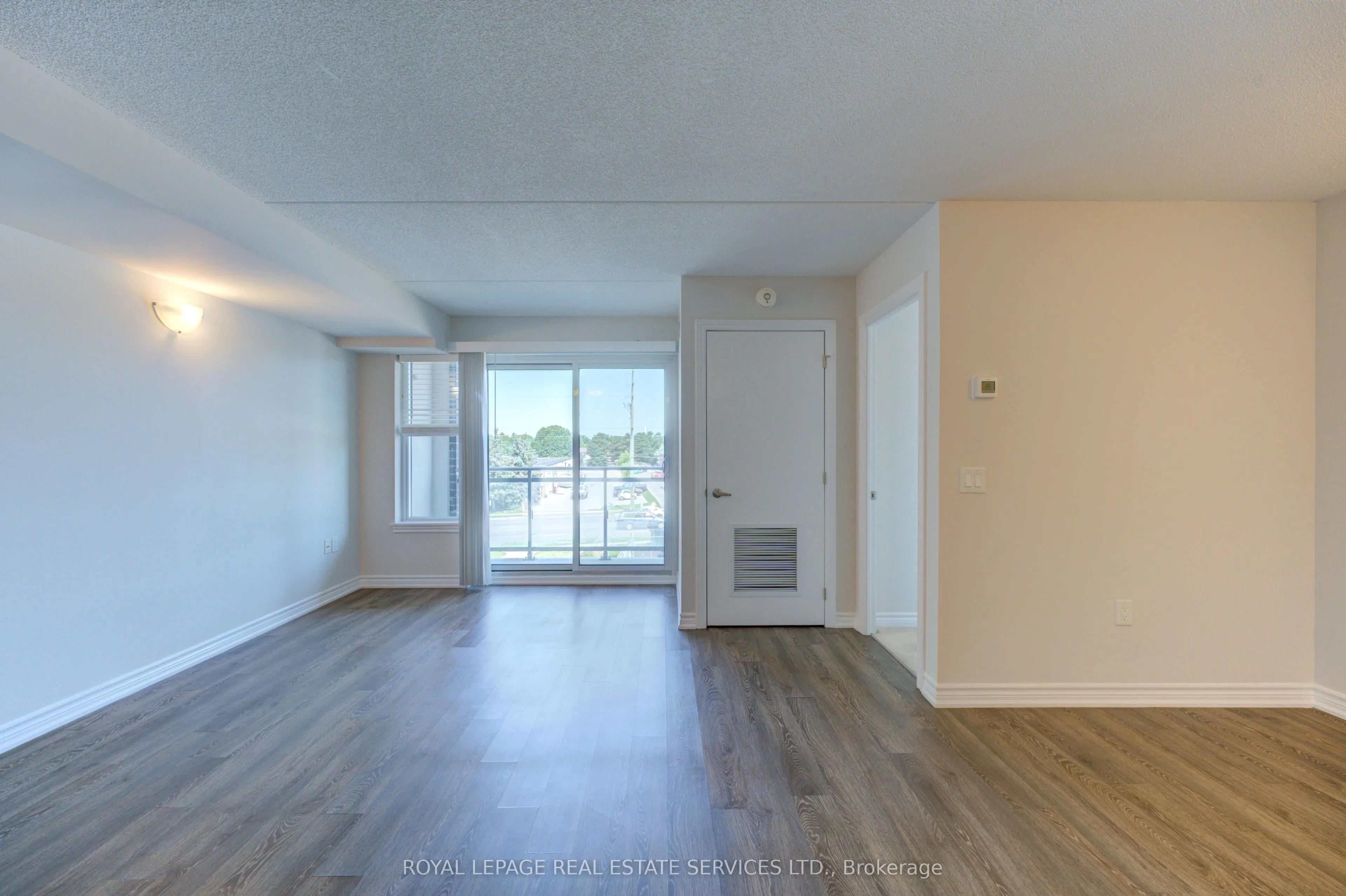 716 Main Street E, #301