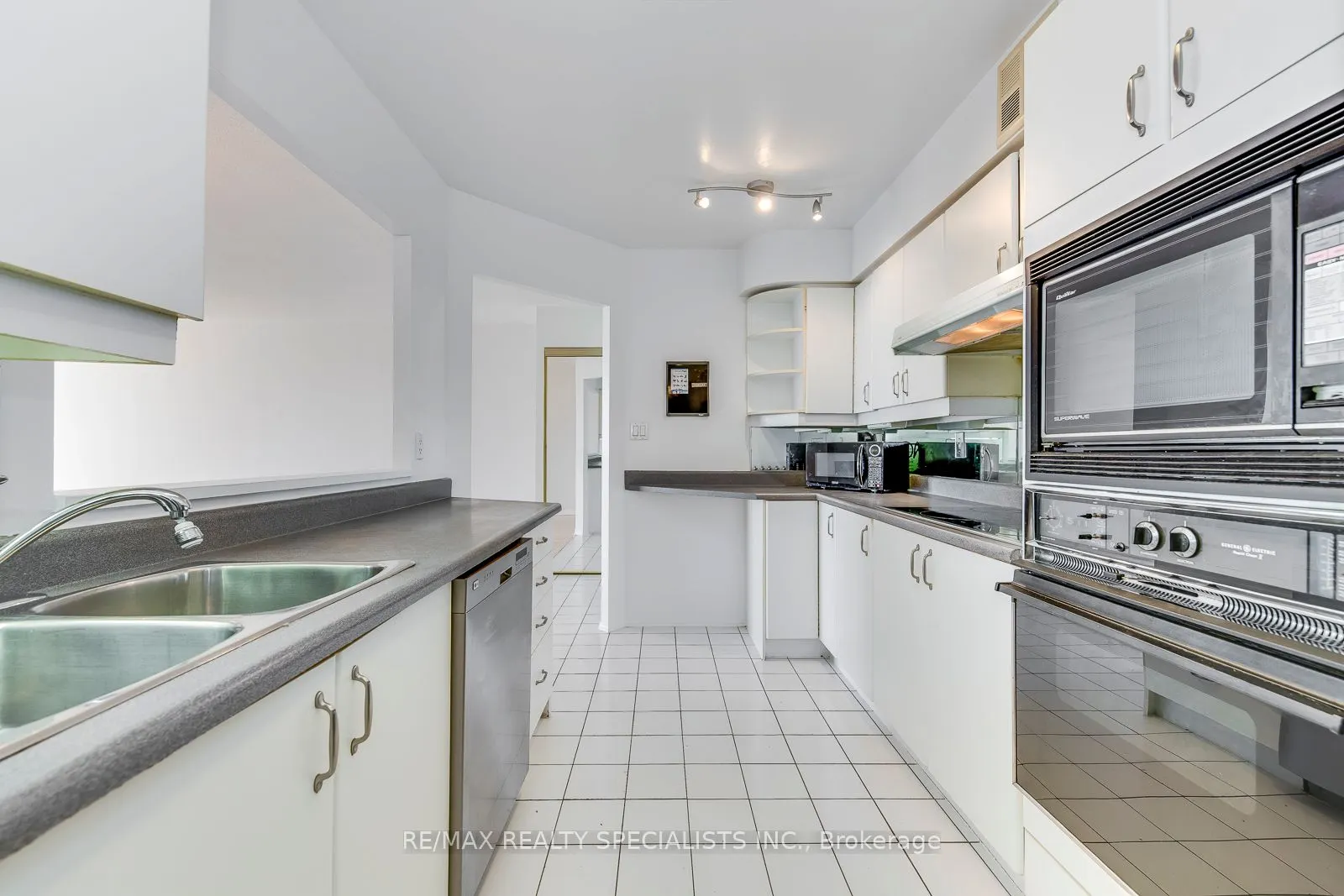3605 Kariya Drive, #1911