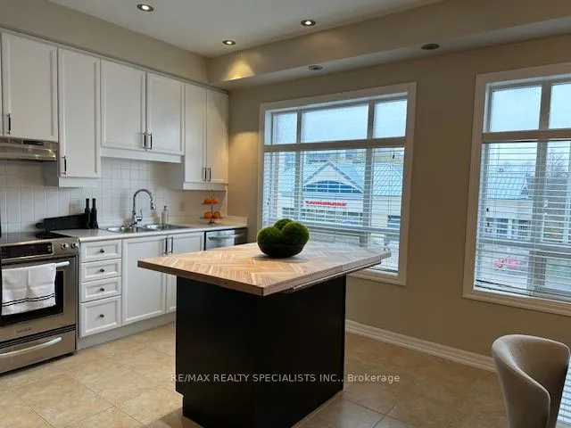 169 Compass Way E, #13