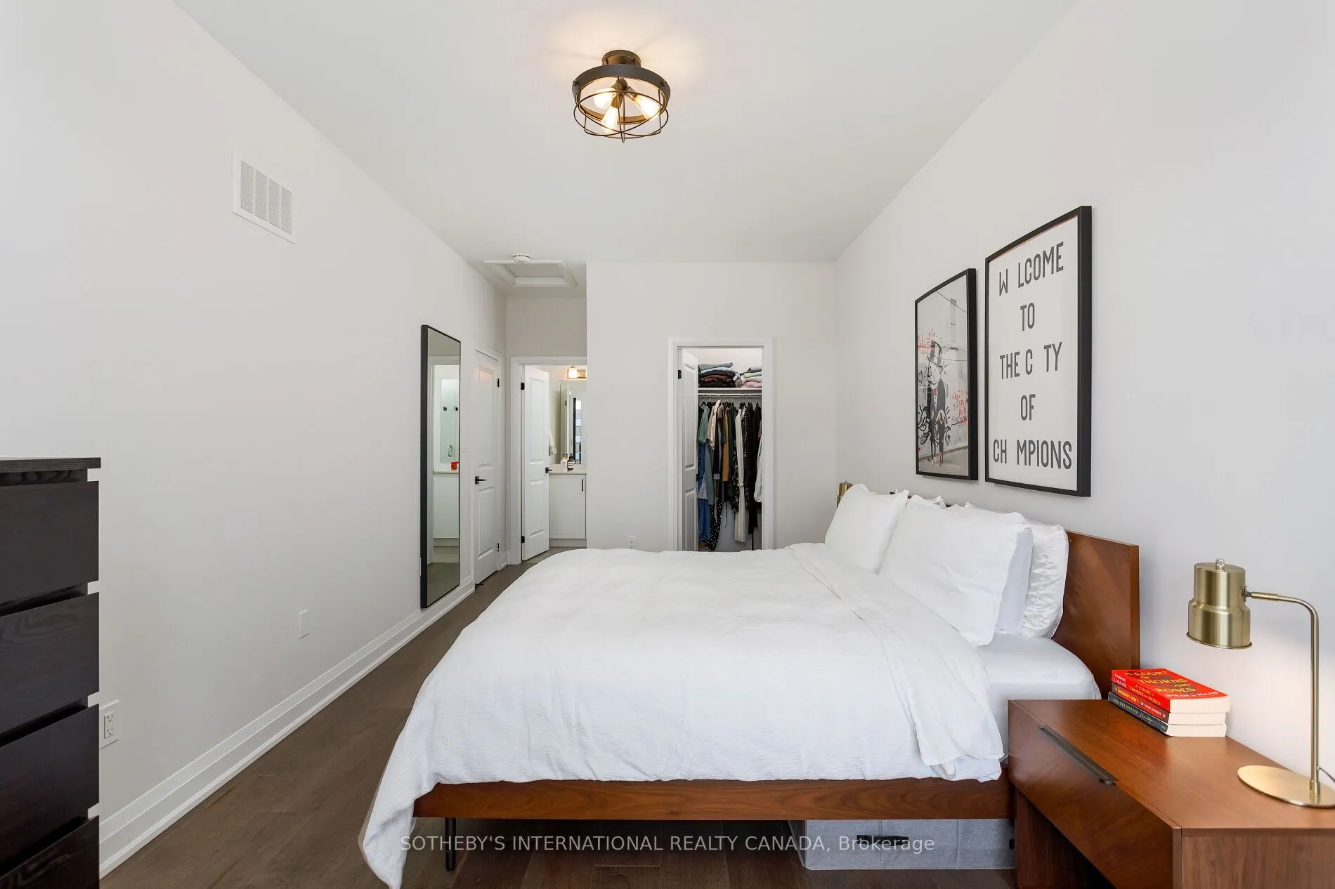 2544 Littlefield Crescent