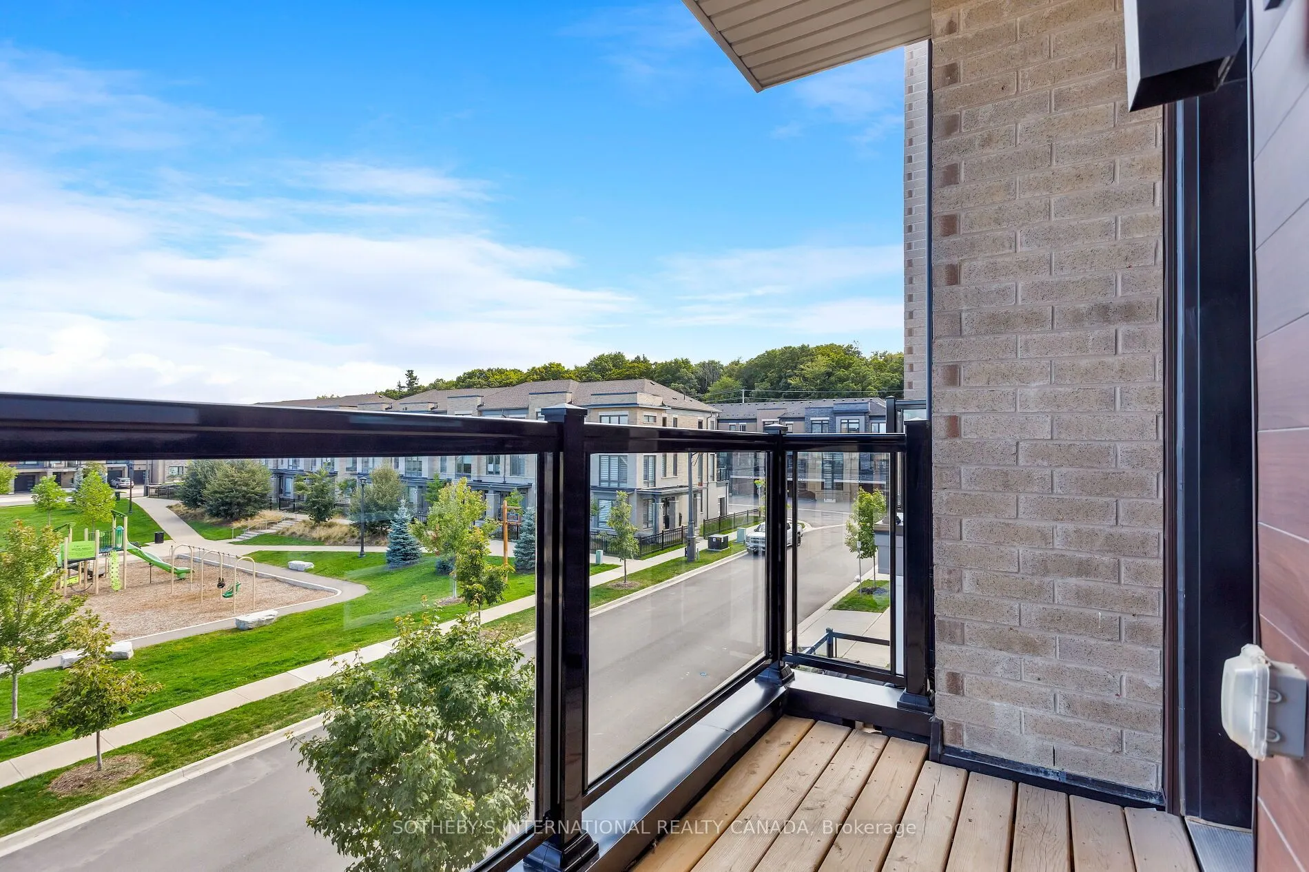 2544 Littlefield Crescent