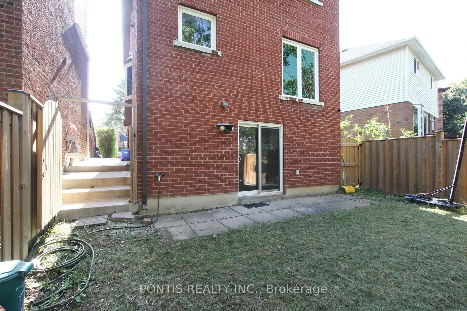 72 SHELDRAKE Court