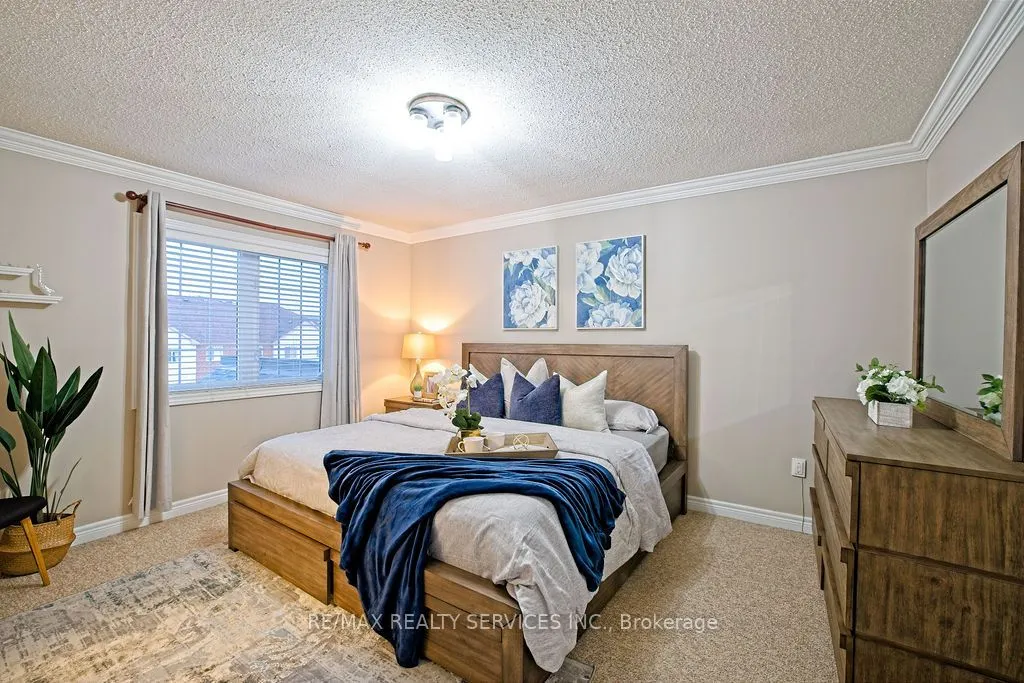 3540 Eglinton Avenue W
