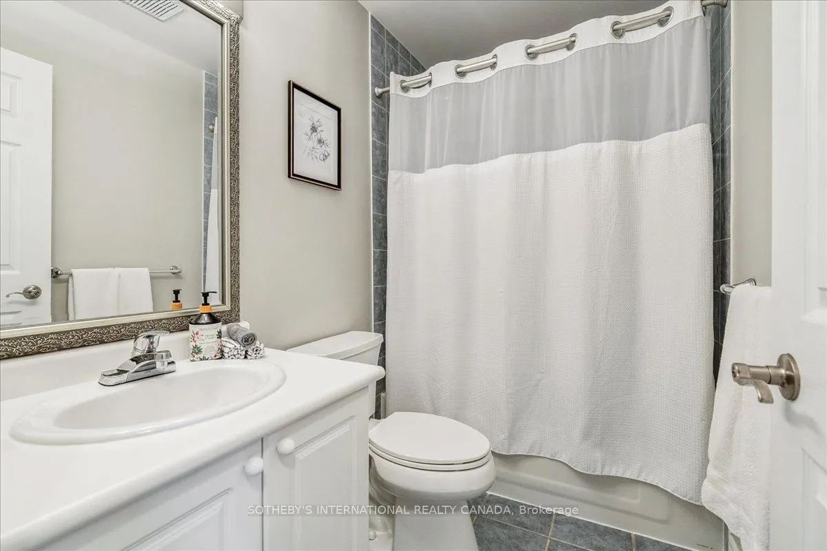 3362 Eglinton Avenue W