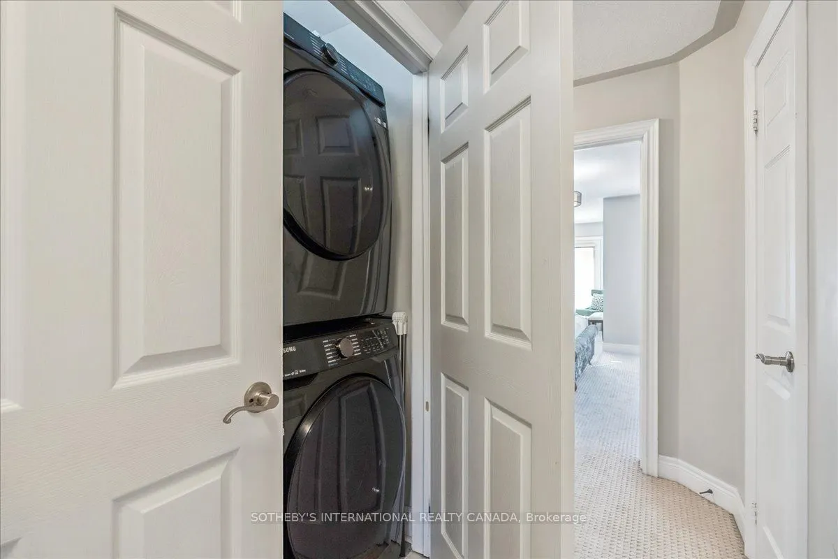 3362 Eglinton Avenue W