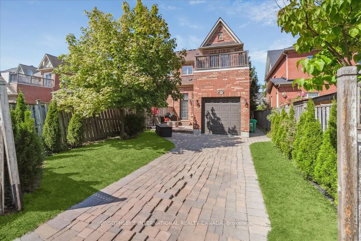 3362 Eglinton Avenue W