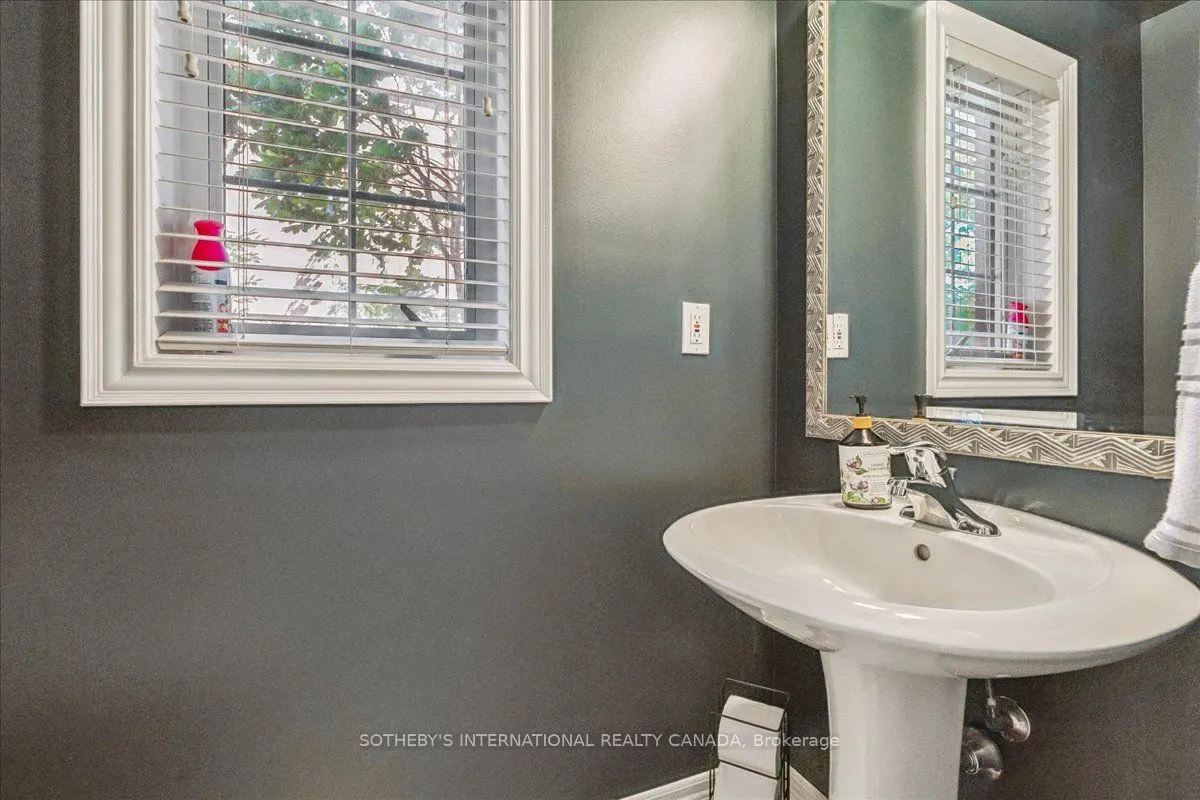 3362 Eglinton Avenue W