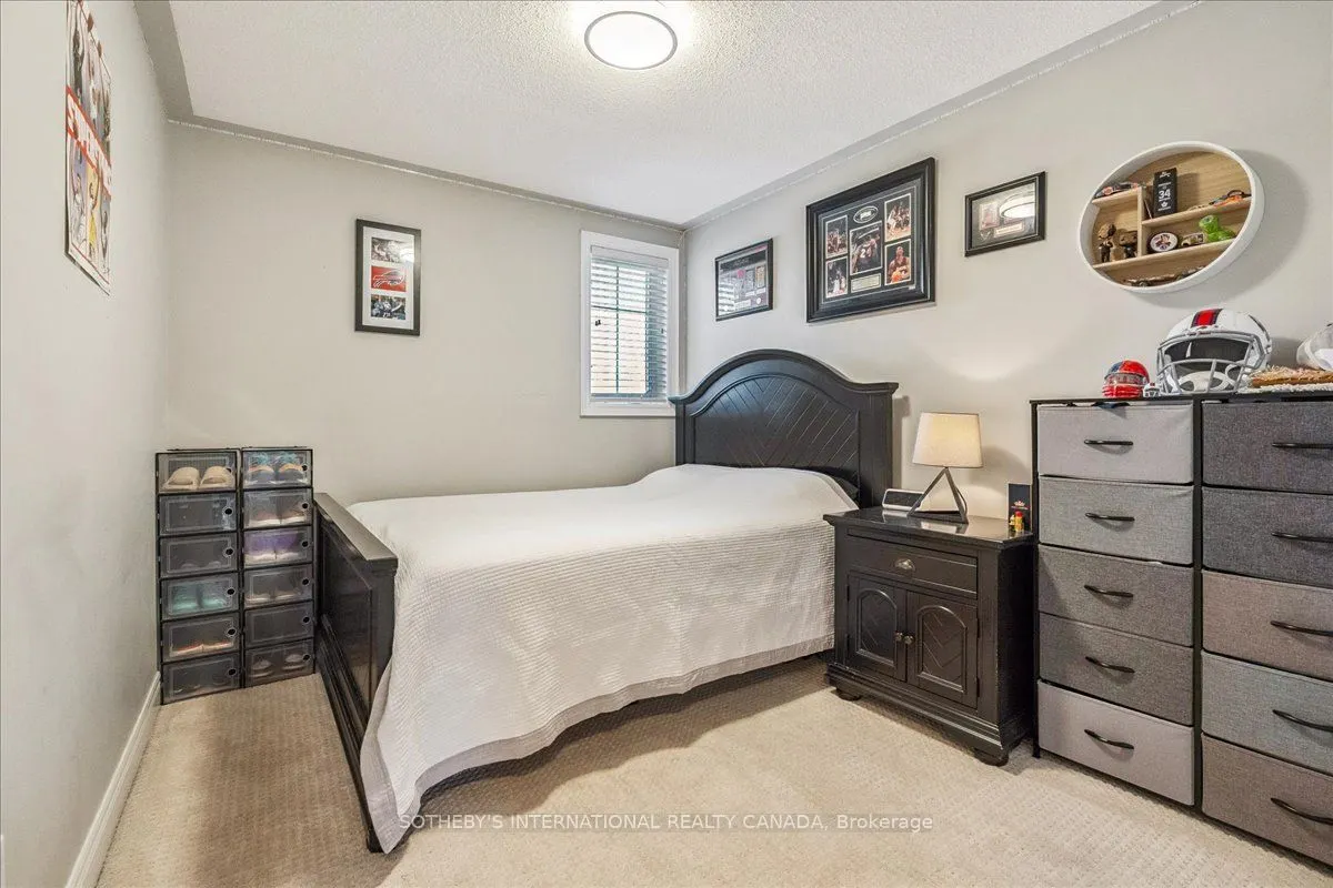 3362 Eglinton Avenue W