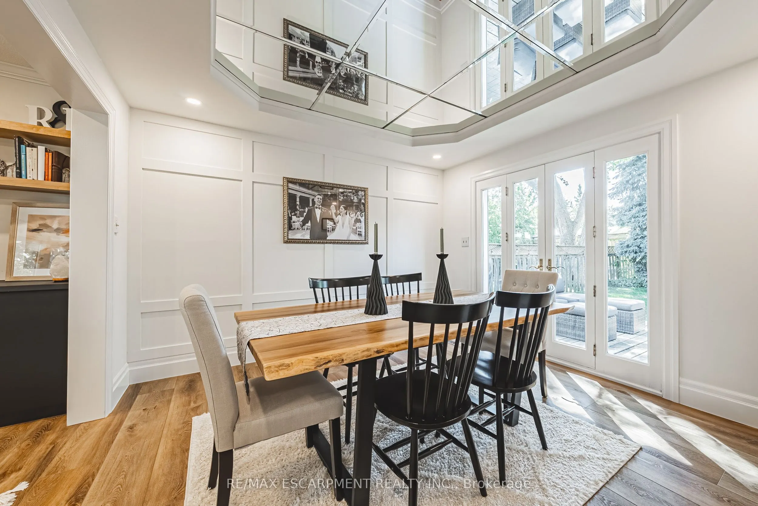1394 Ian Road