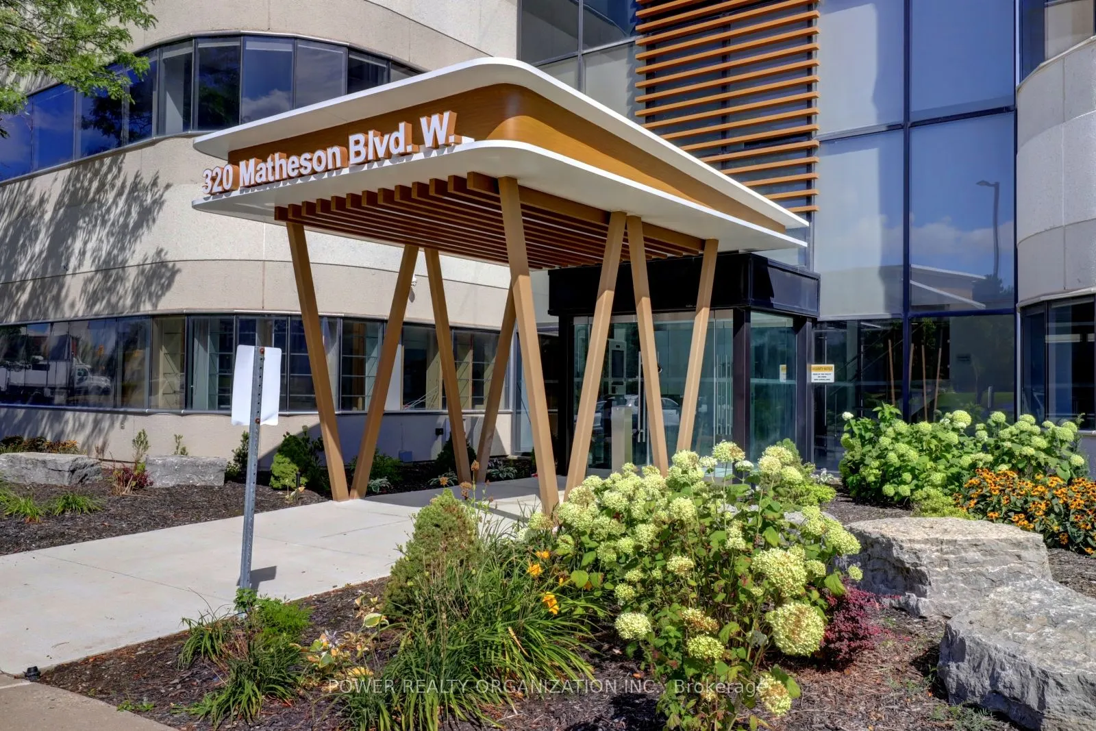 320 Matheson Boulevard W, #202