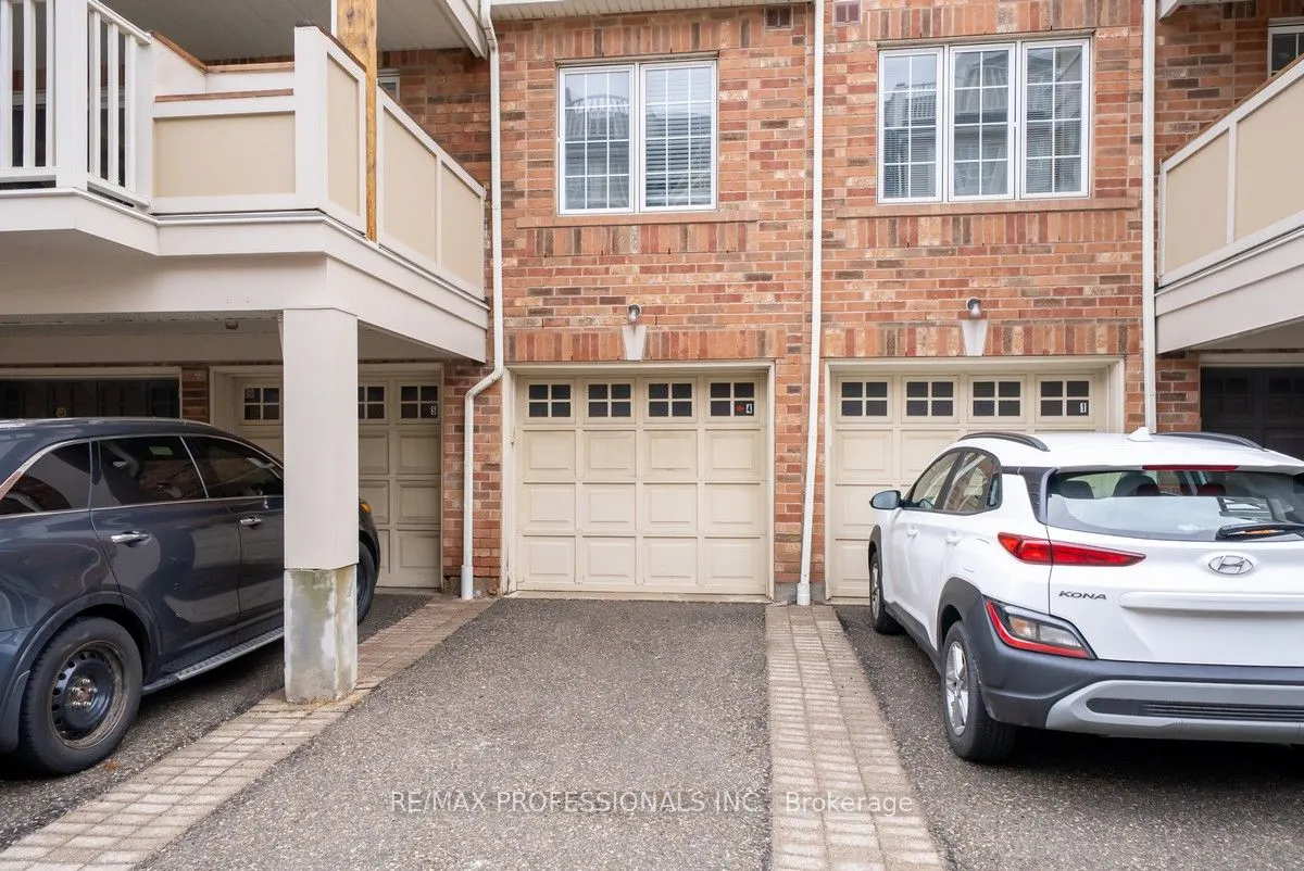 619 Dundas Street W, #4