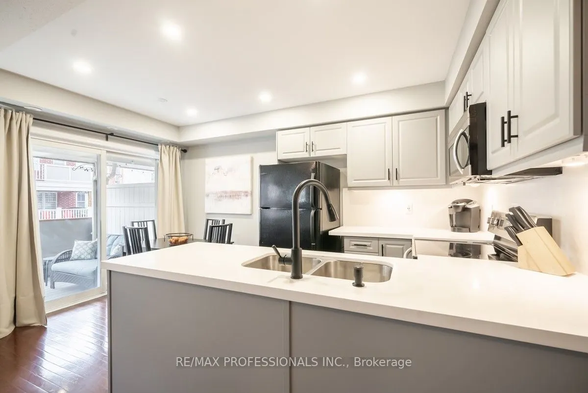 619 Dundas Street W, #4