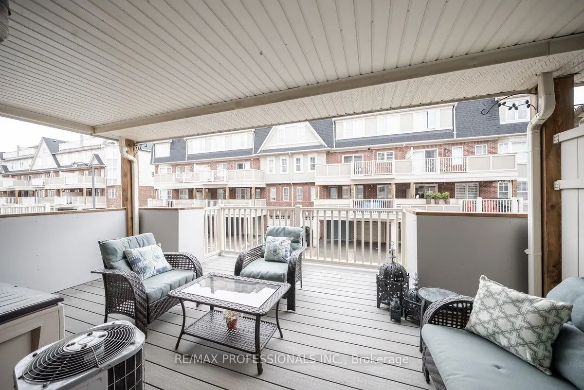 619 Dundas Street W, #4