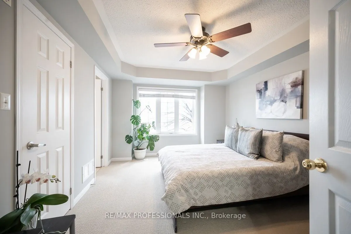 619 Dundas Street W, #4
