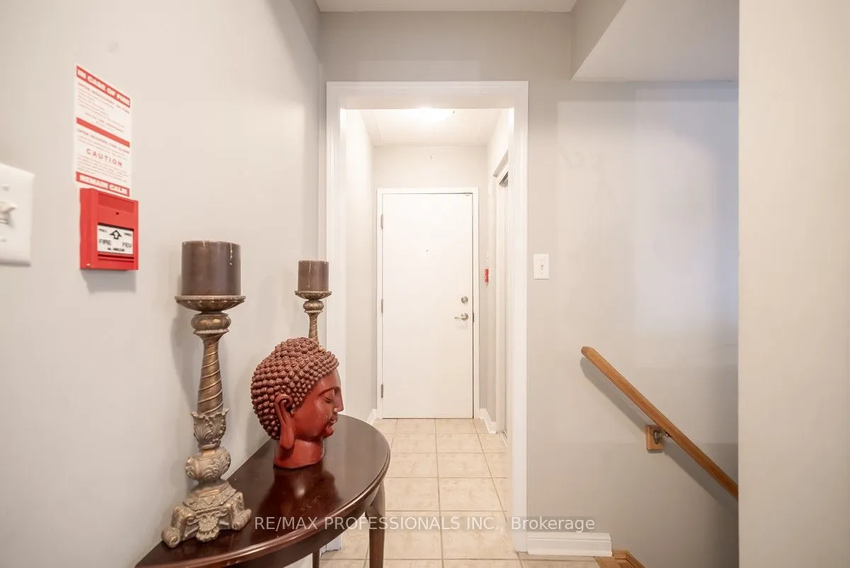 619 Dundas Street W, #4