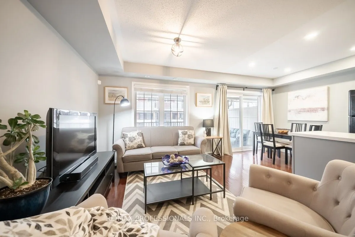 619 Dundas Street W, #4