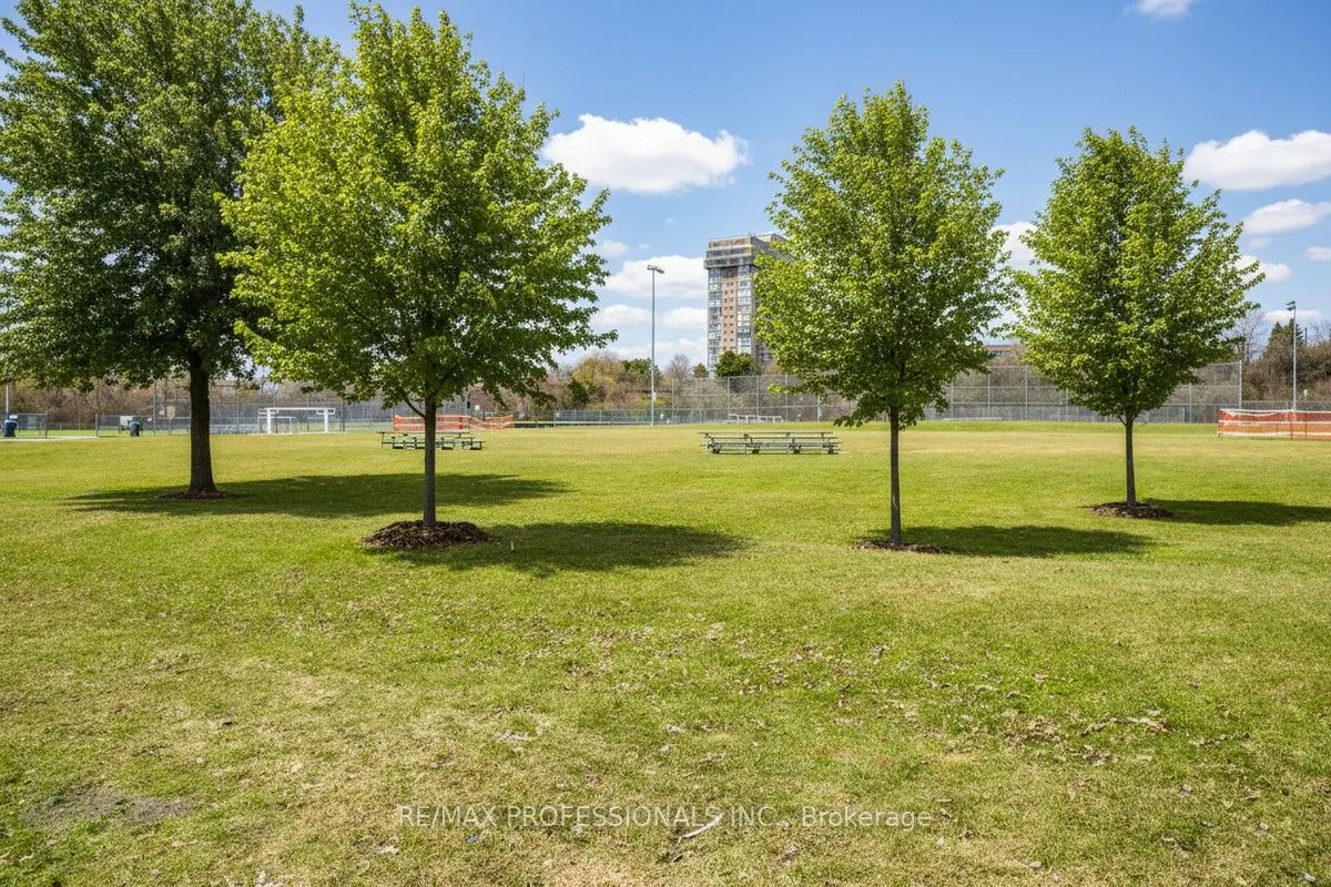 619 Dundas Street W, #4