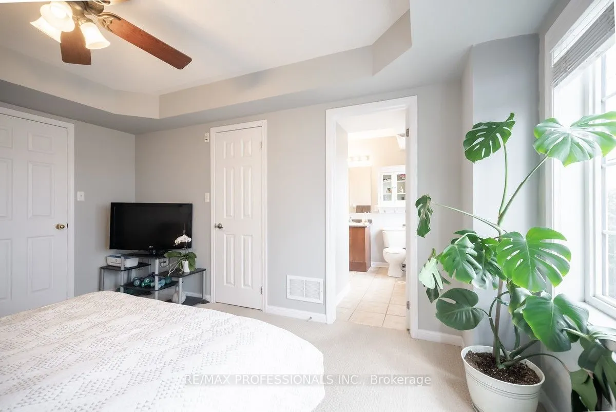 619 Dundas Street W, #4