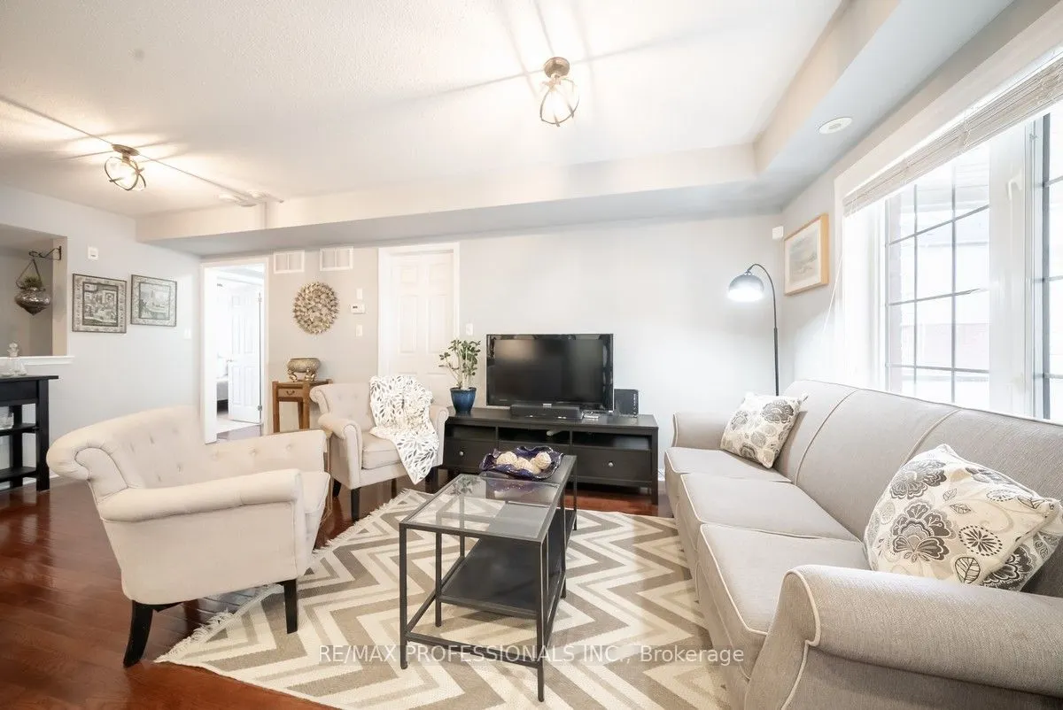 619 Dundas Street W, #4