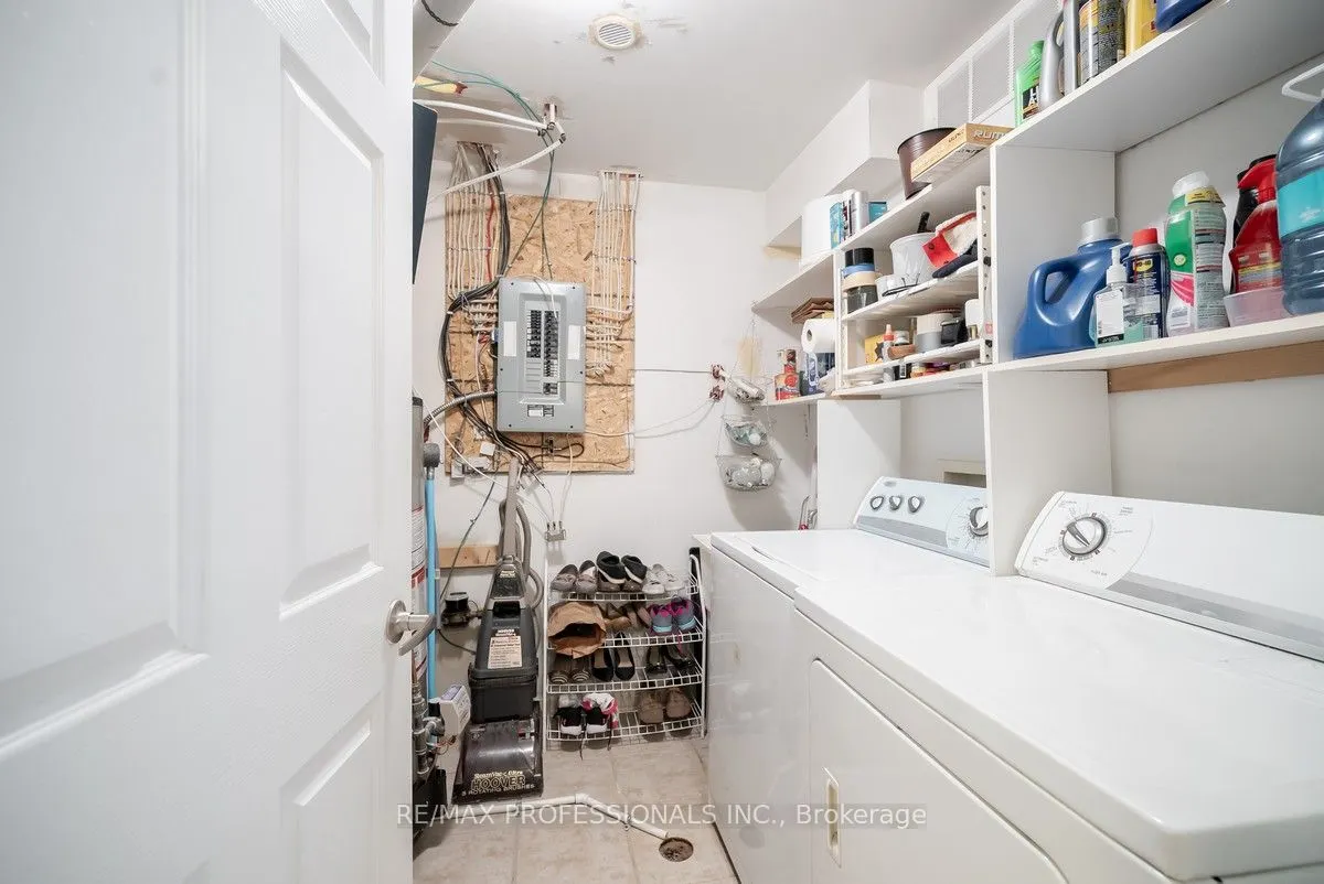 619 Dundas Street W, #4