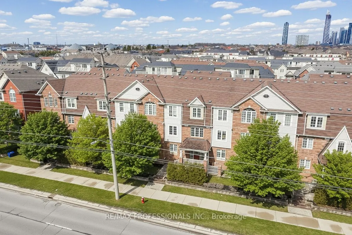 619 Dundas Street W, #4