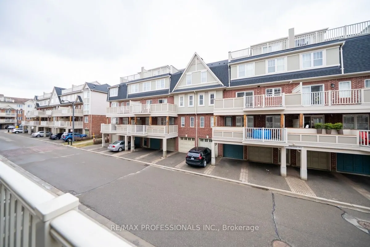 619 Dundas Street W, #4