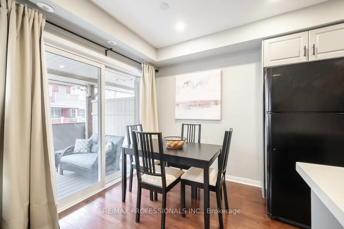 619 Dundas Street W, #4