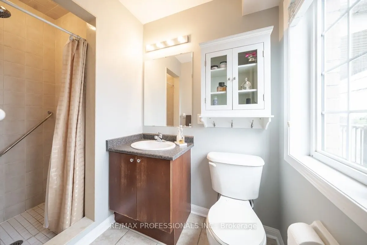 619 Dundas Street W, #4