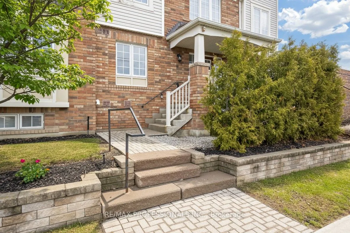 619 Dundas Street W, #4