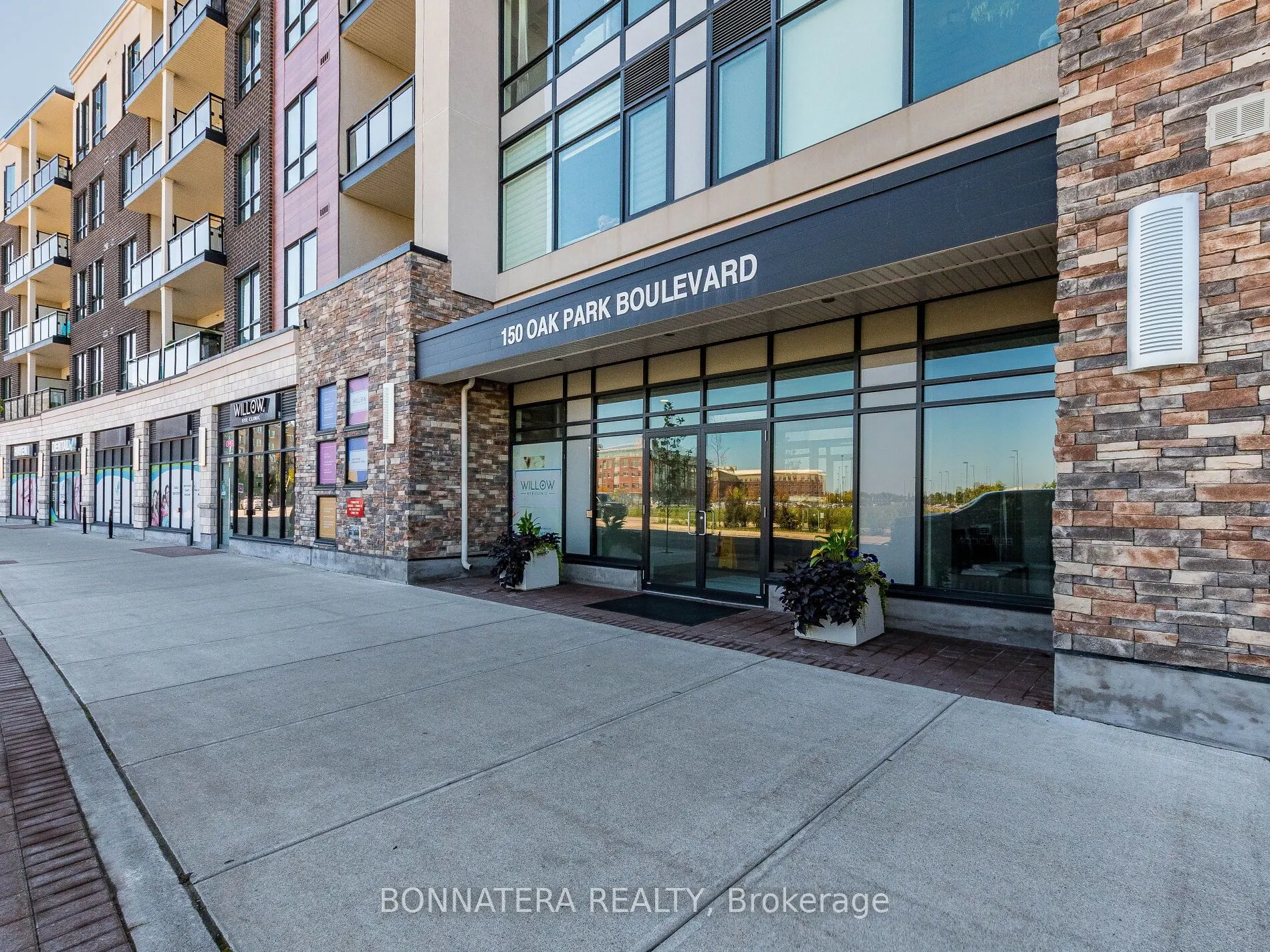 150 Oak Park Boulevard, #504