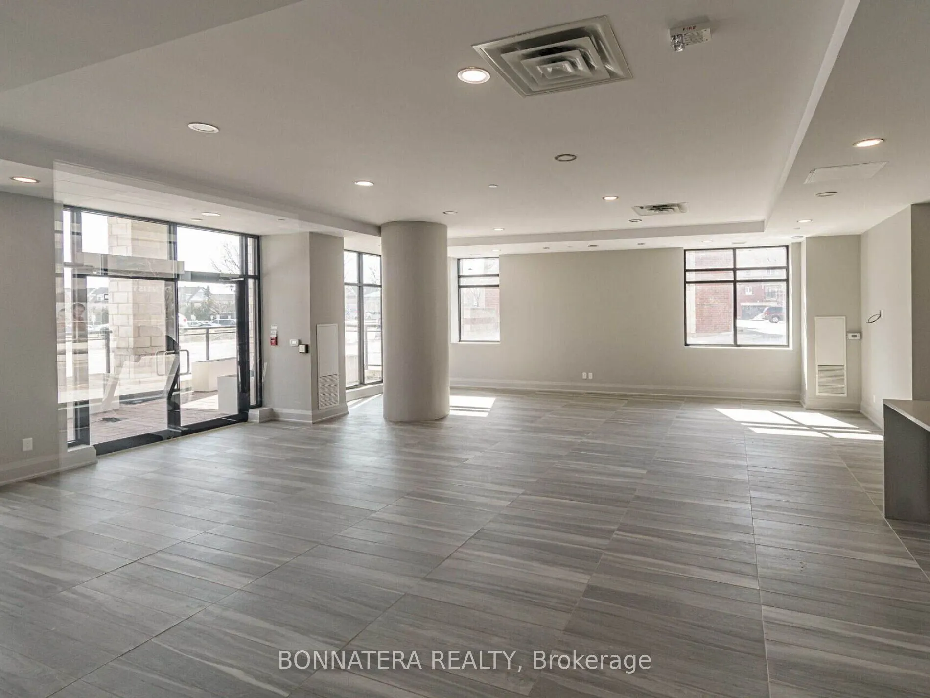 150 Oak Park Boulevard, #504