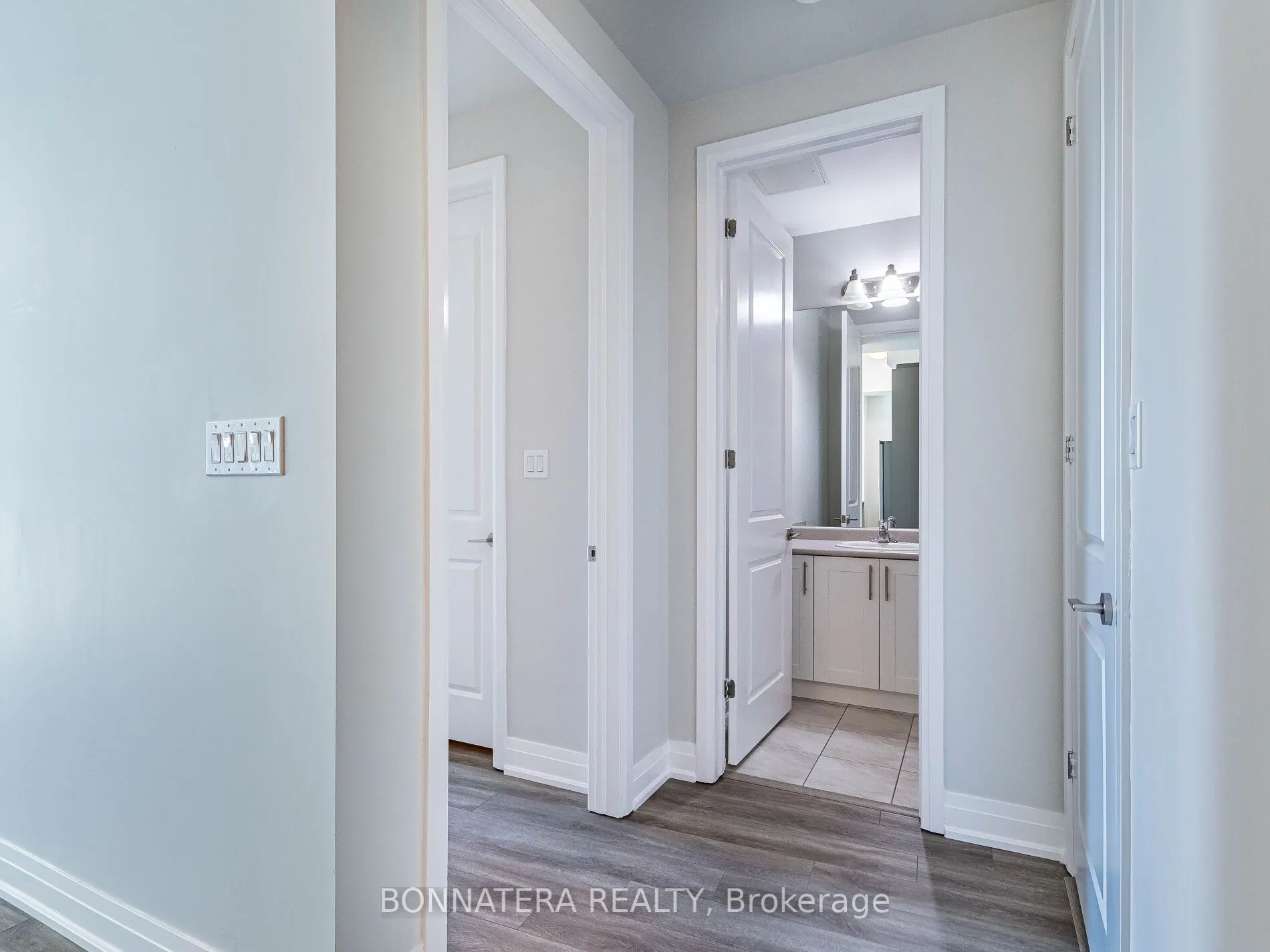 150 Oak Park Boulevard, #504