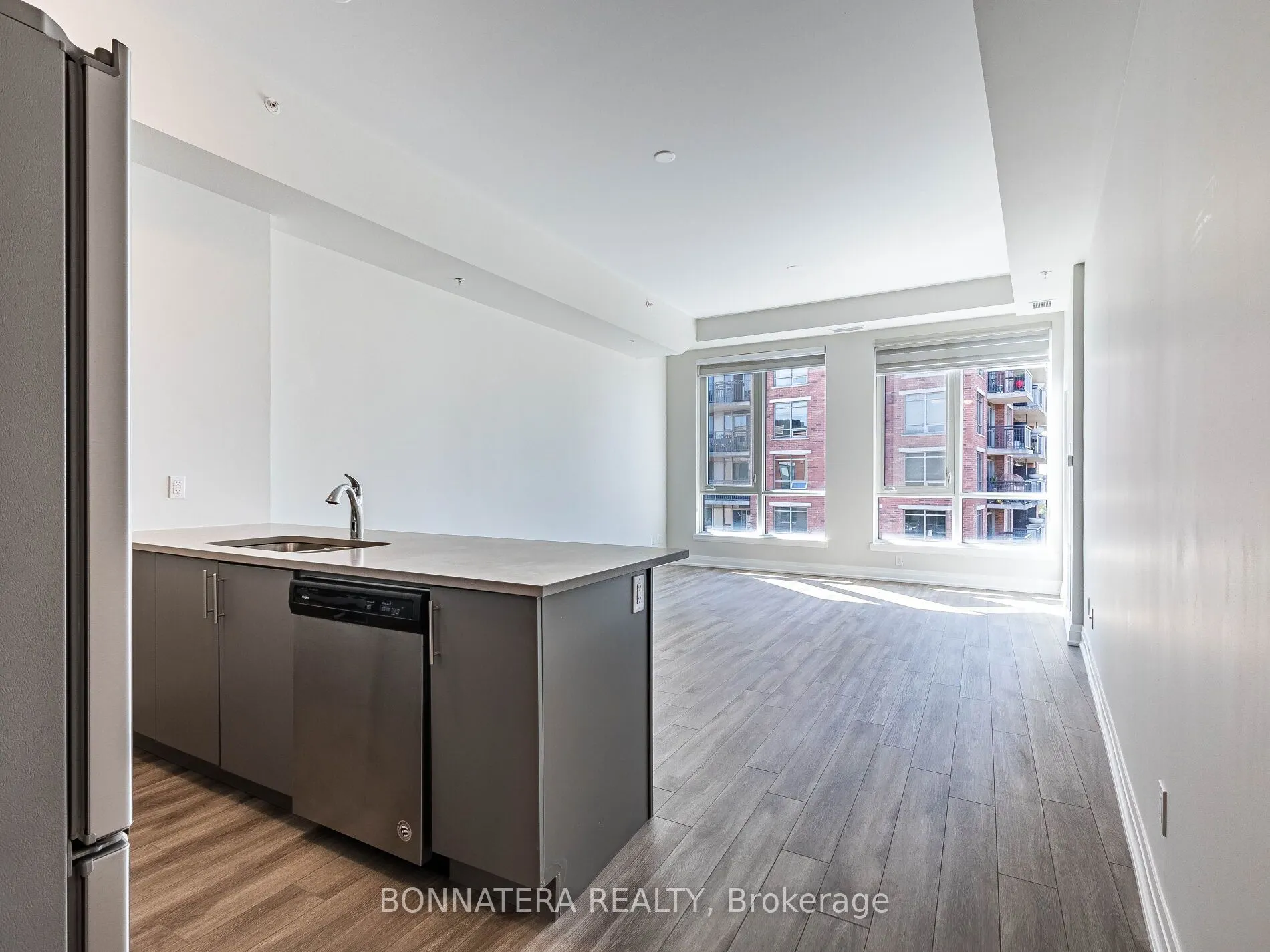 150 Oak Park Boulevard, #504