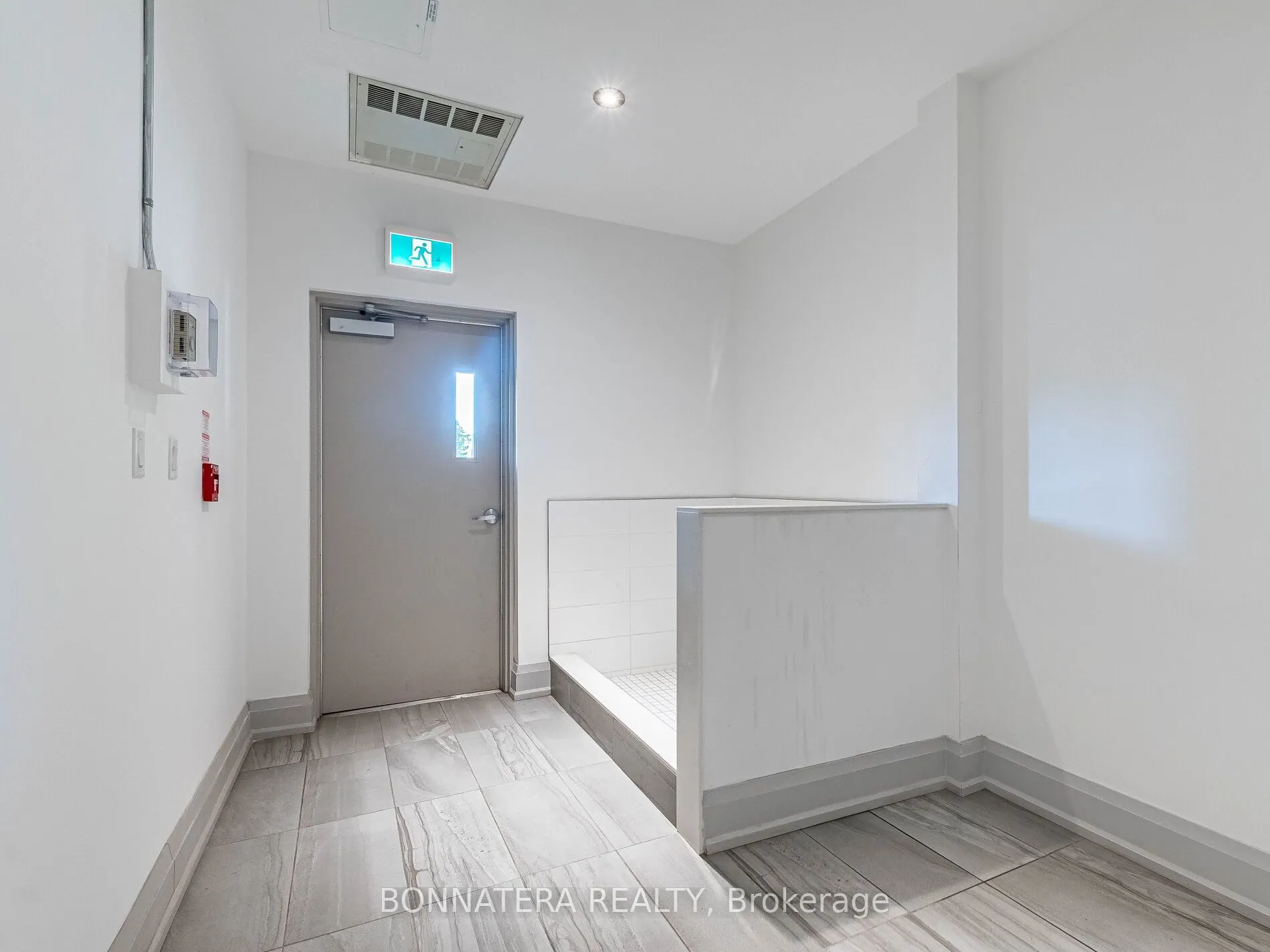 150 Oak Park Boulevard, #504