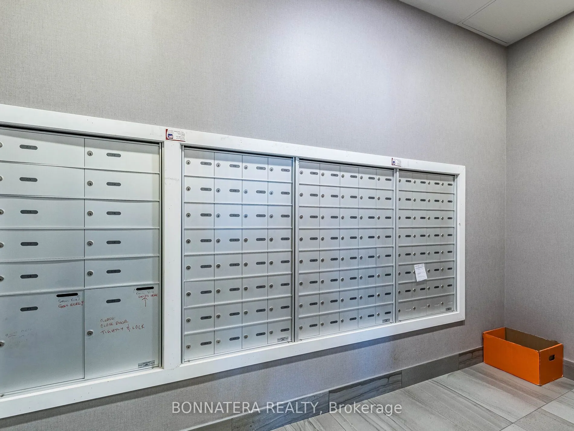 150 Oak Park Boulevard, #504