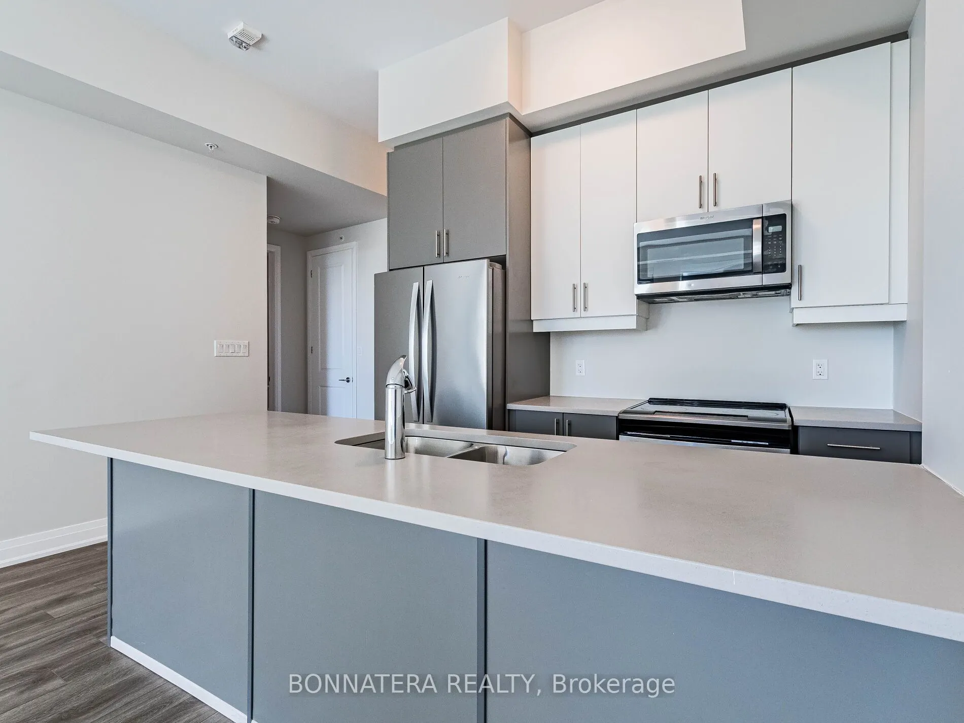 150 Oak Park Boulevard, #504