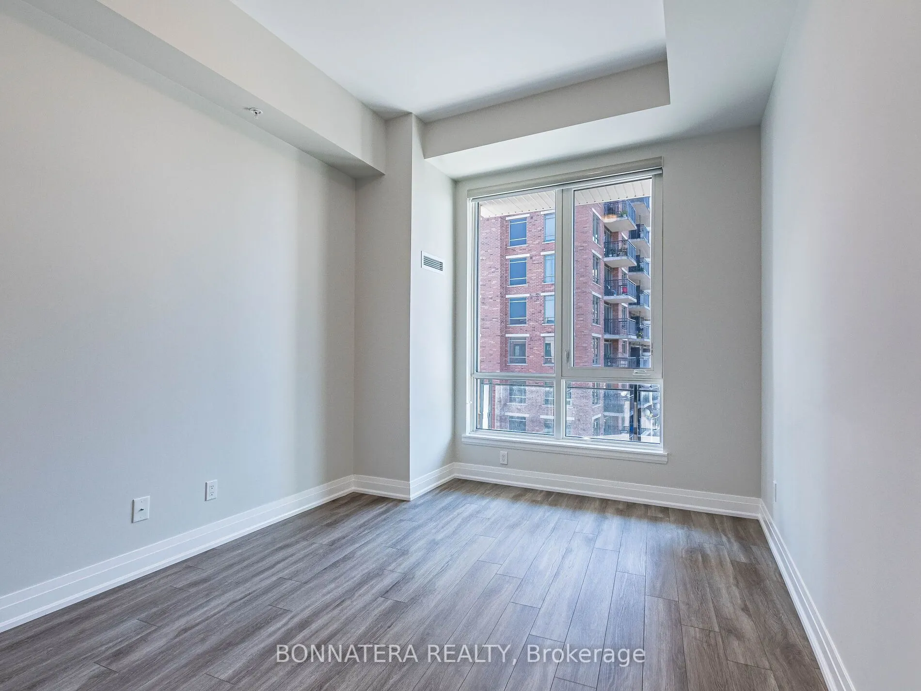 150 Oak Park Boulevard, #504