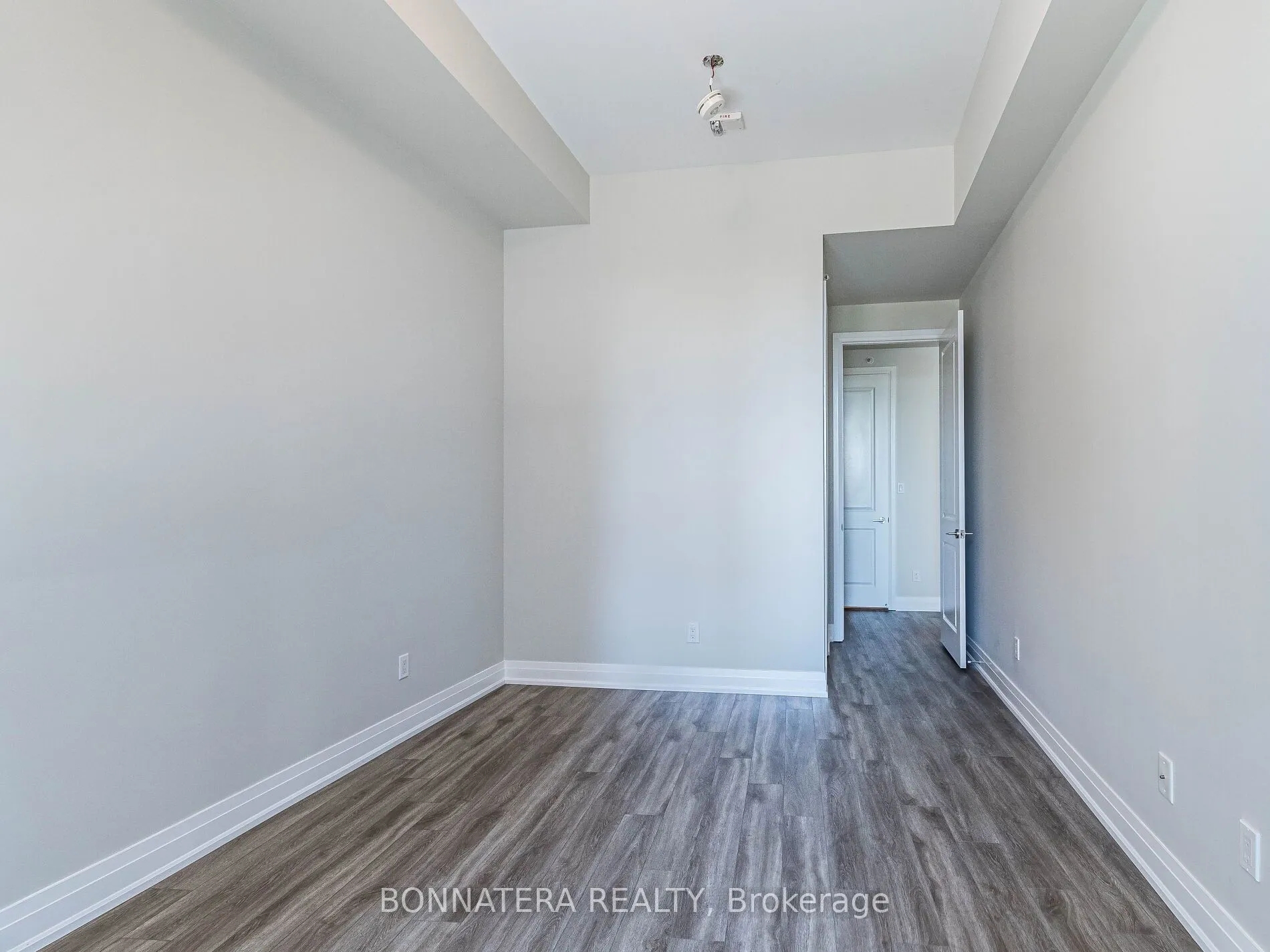150 Oak Park Boulevard, #504