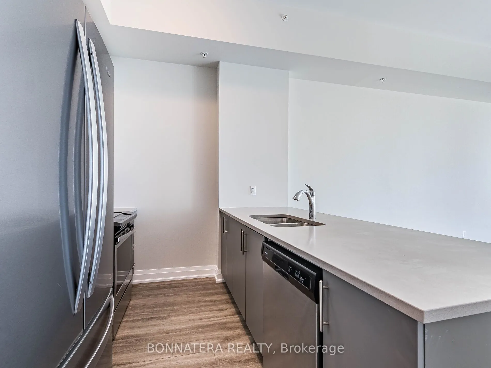 150 Oak Park Boulevard, #504