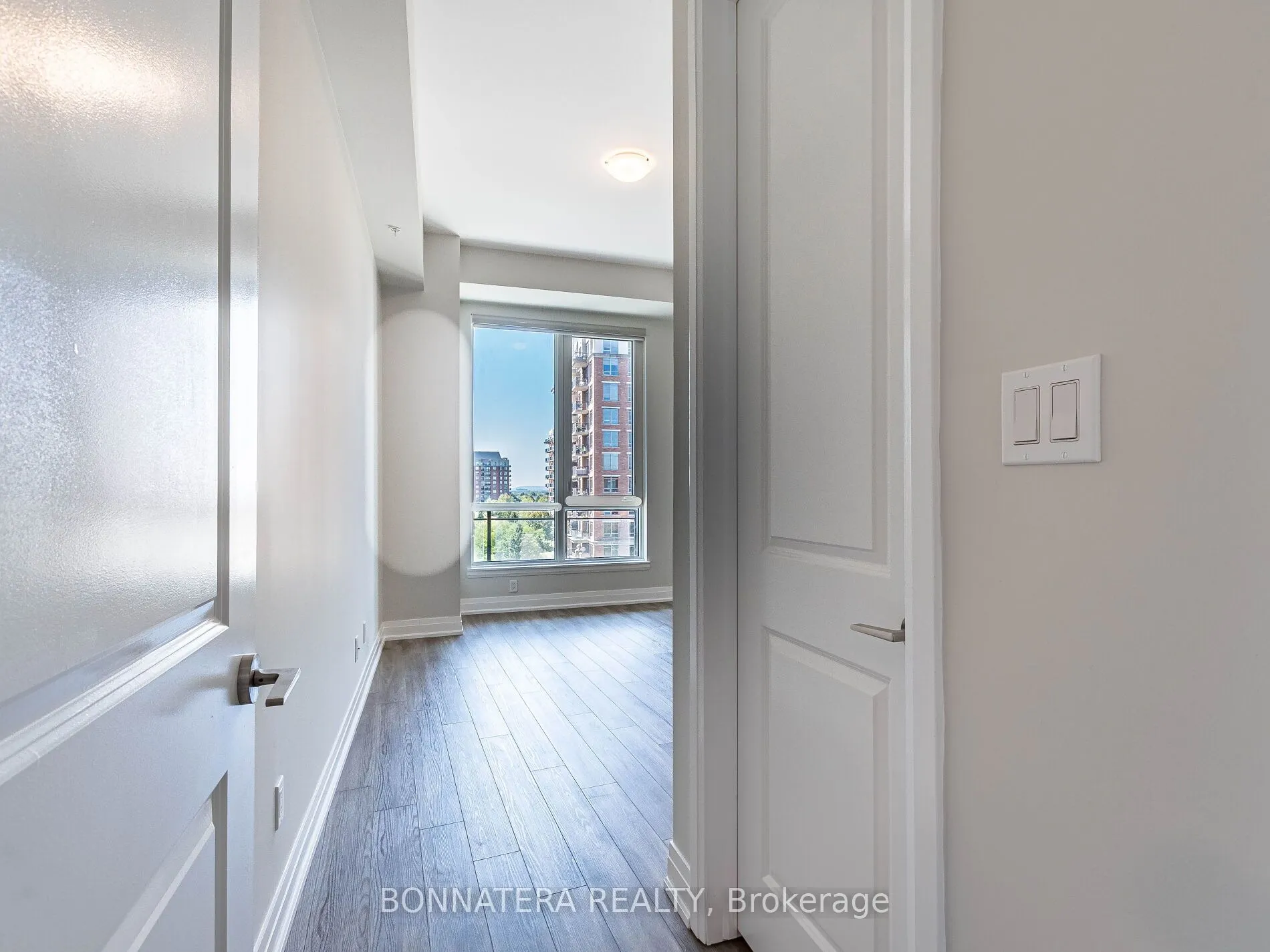 150 Oak Park Boulevard, #504