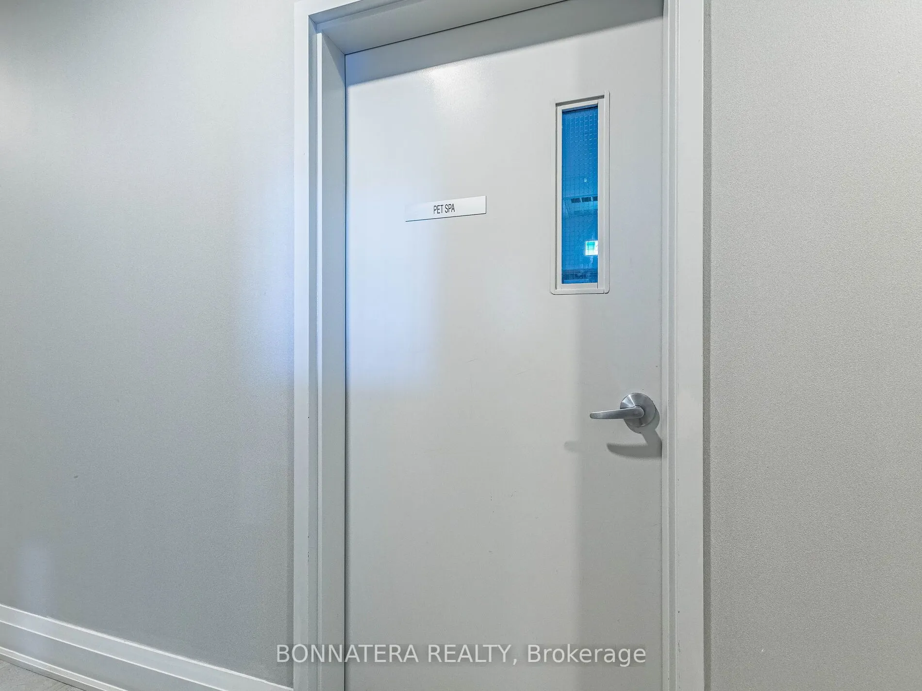 150 Oak Park Boulevard, #504