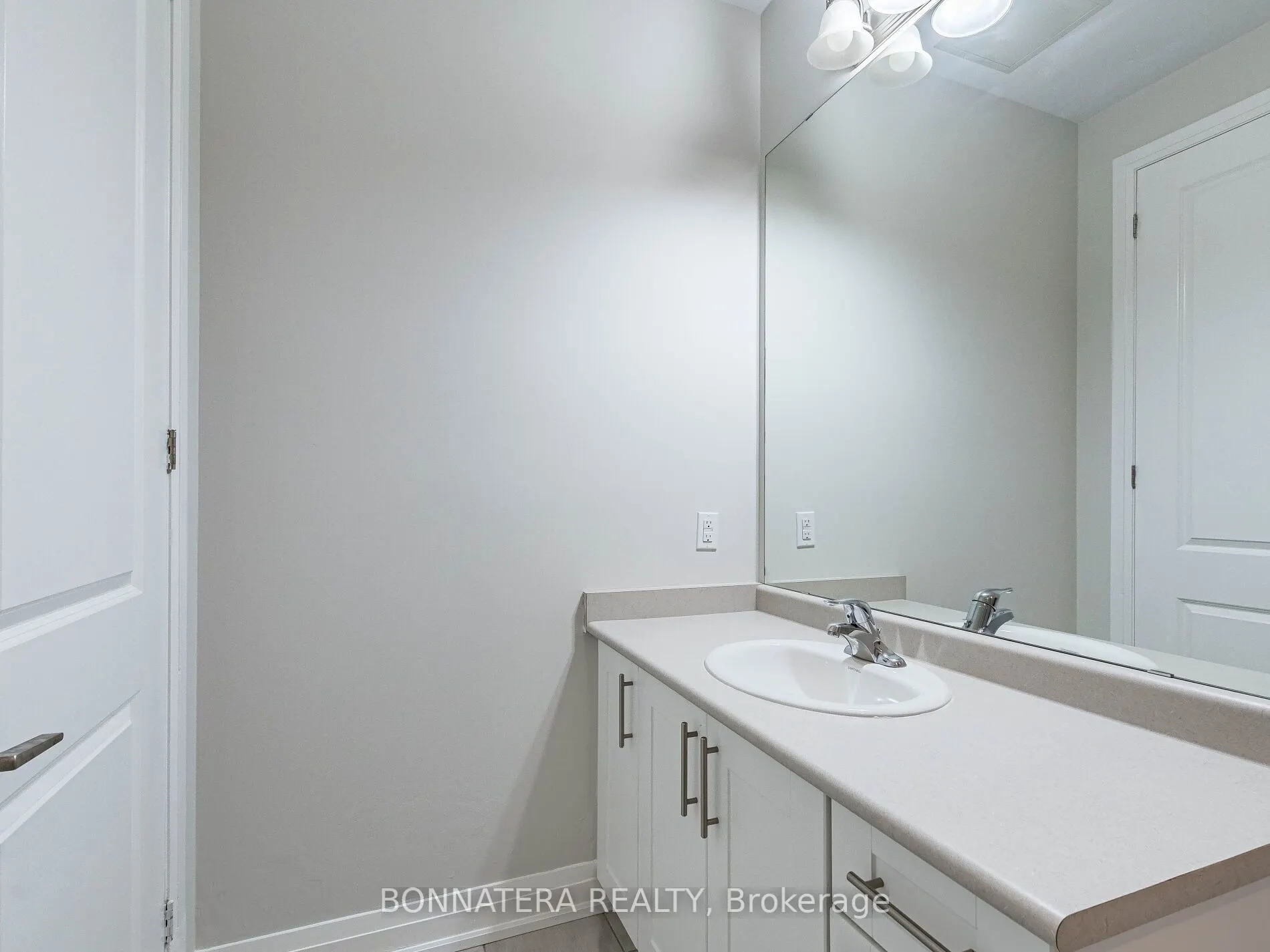 150 Oak Park Boulevard, #504