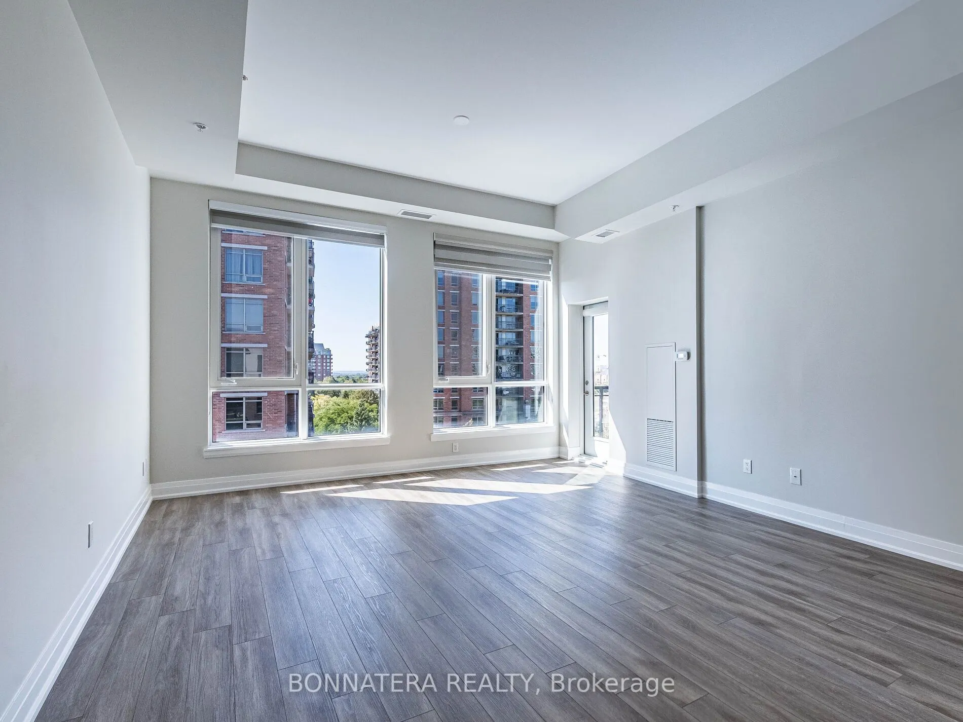 150 Oak Park Boulevard, #504