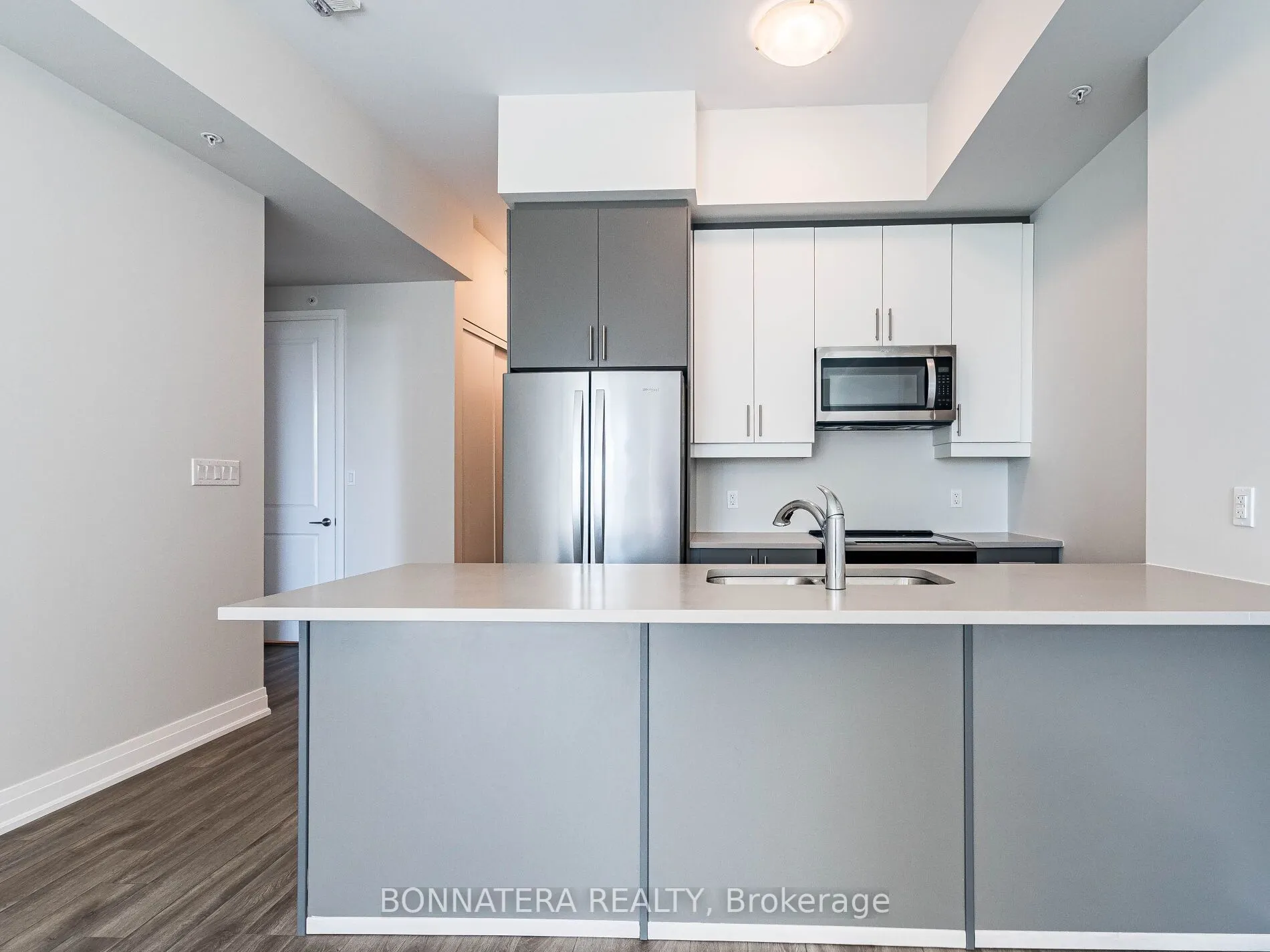 150 Oak Park Boulevard, #504