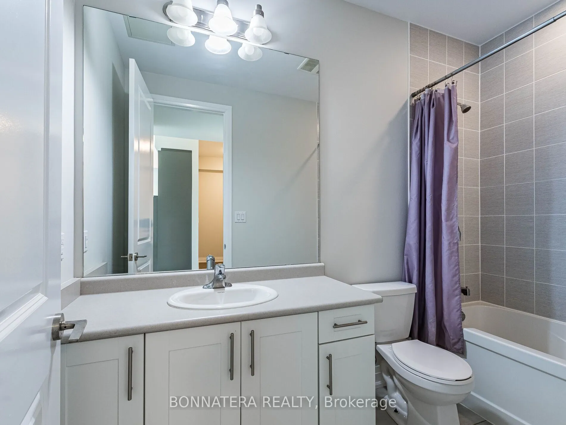 150 Oak Park Boulevard, #504