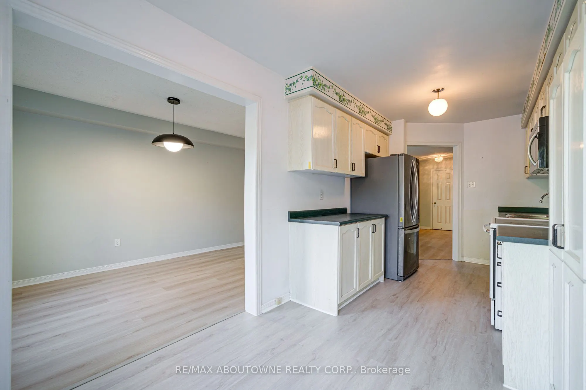 2211 Dale Ridge Drive