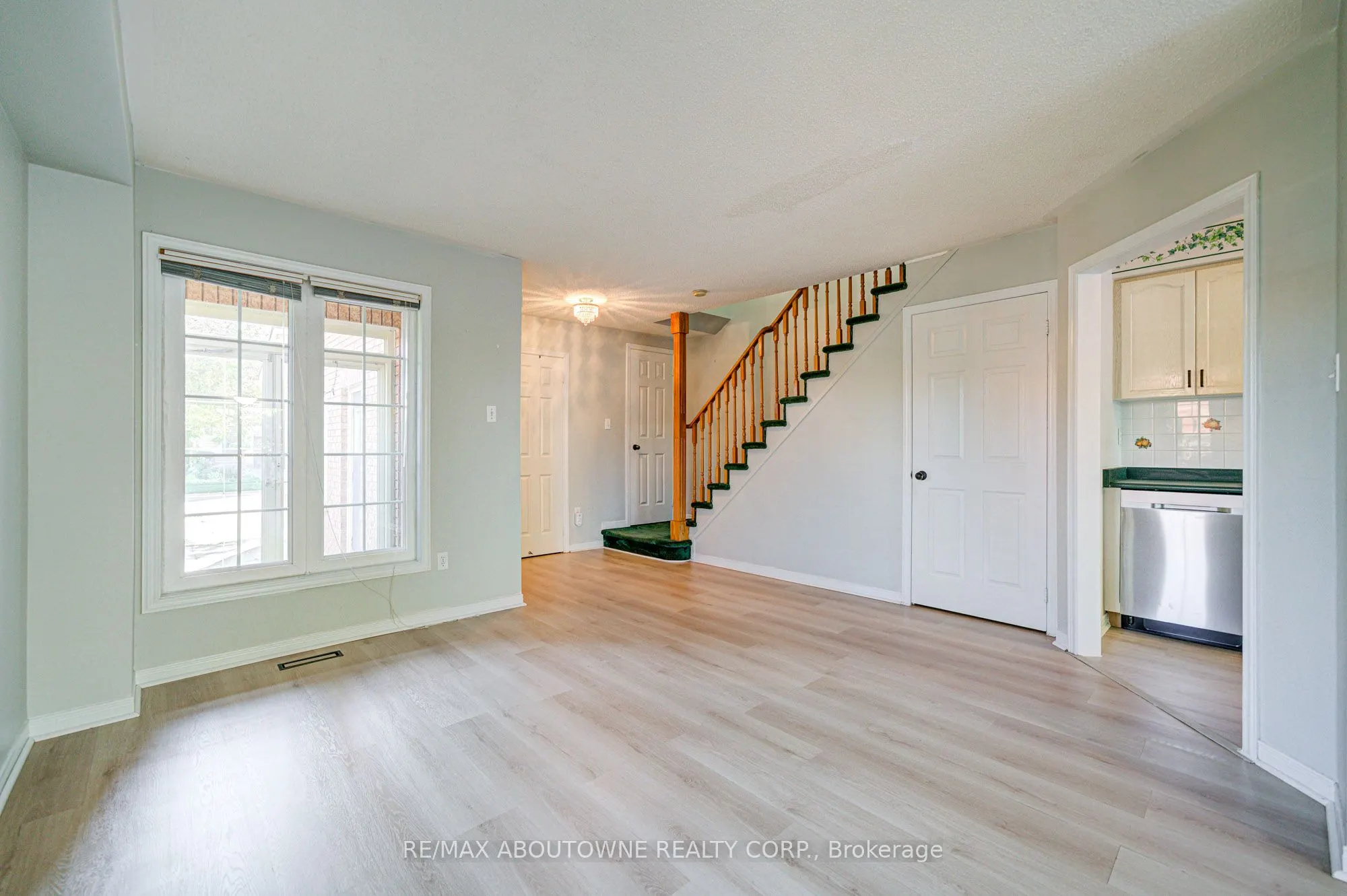 2211 Dale Ridge Drive